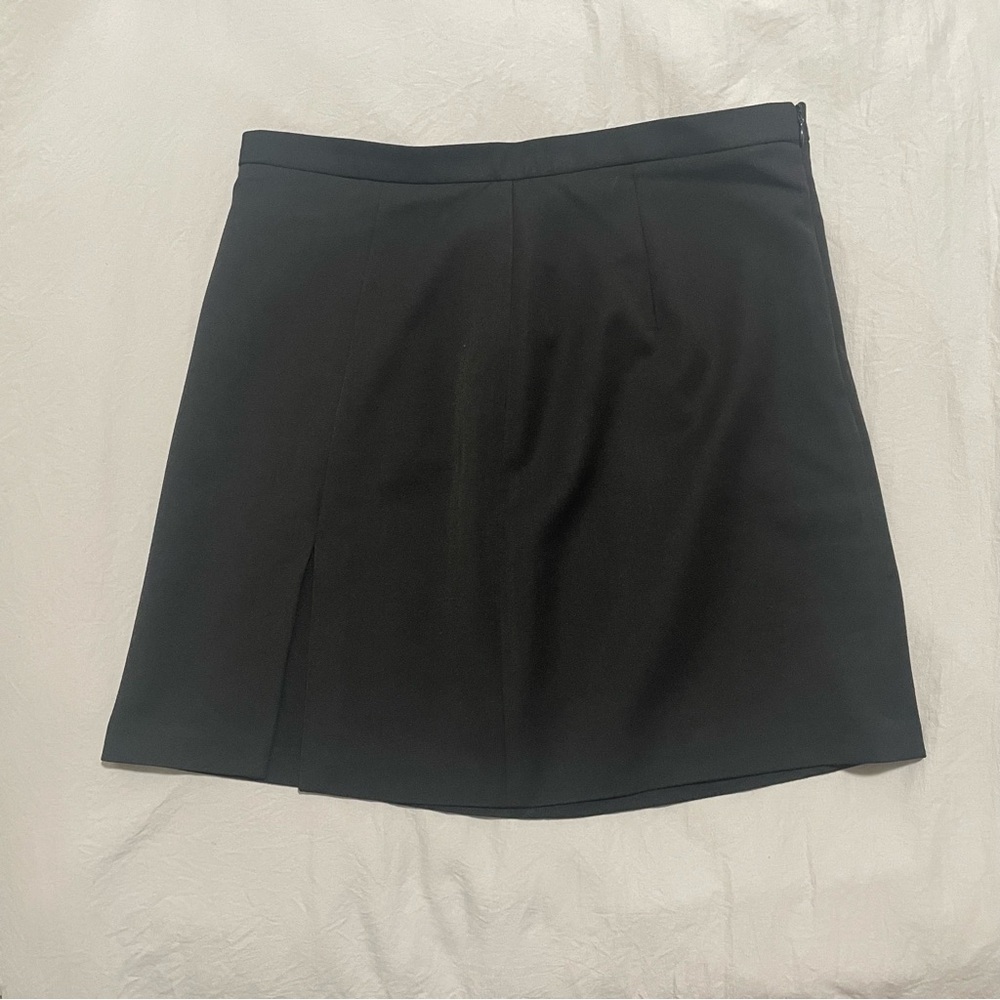 GUAJA Classic Black Mini Skirt with Side Slit